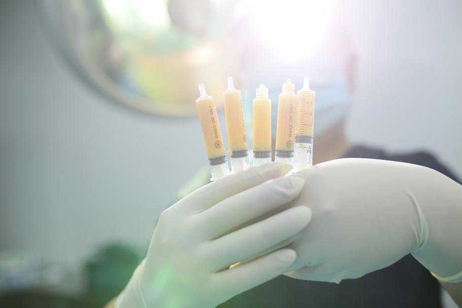 省中心医院首例自体造血干细胞移植患者顺利出仓