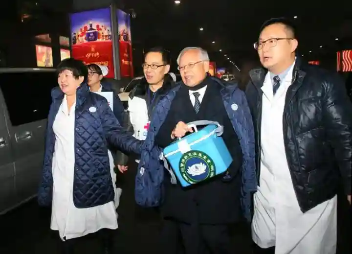 “生命种子”跨越万里 新疆首例非亲缘造血干细胞捐赠成功